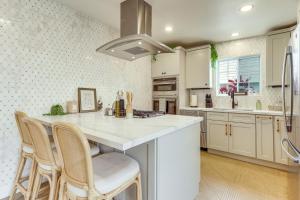 Shop, Dine, Walk to Ocean! San Clemente Retreat