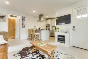 Shop, Dine, Walk to Ocean! San Clemente Retreat