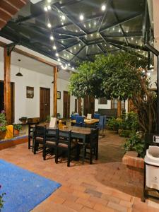 Hostal Kolibrí guasca, Hermosa Casa Colonial en el centro de Guasca