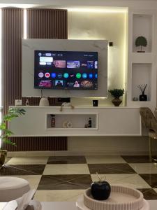 Spacious 2-bedroom apartment with sea view, Akid Lotfi neighborhood, beautiful view