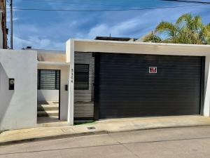 House Ayala 2BR 2Bd