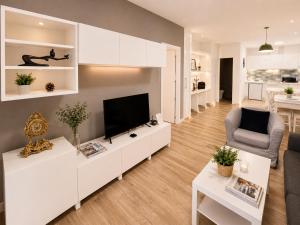Magnolia Central Apartments Marbella - con patio privado