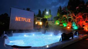 Country house with a Jacuzzi for 10, a cinema, and 10 minutes from the airport - Finca Gabriela