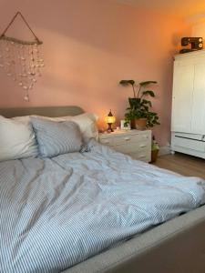 Townhouse appartment with two cuddly cats in the center of Elsingore close to beach and Hamlets castle