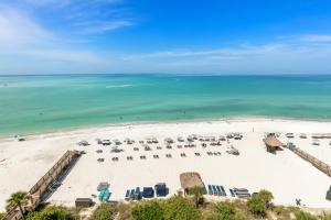 Inn on the Beach 2207 by FVC