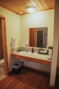 Lenroot Lodge