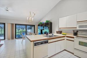 Harbour Oaks 2121 by FVC