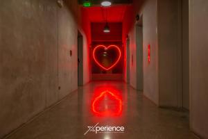 Secrt Sabana 2BR · Workspace + WiFi · Parking · Pool & Gym · Apt 1213