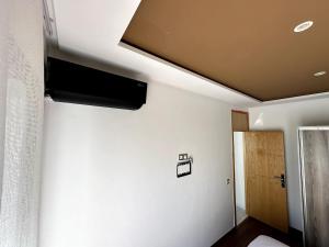 Modern studio, Abdelmoumen 32