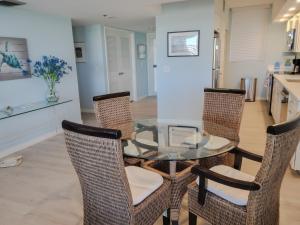 Beachplace 6 501 by FVC