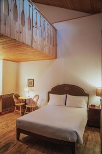 Lenroot Lodge