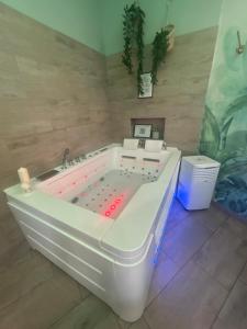 La Jungle Secrète Spa et cinéma en plein air