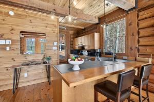 NEW! Timber Chalet w Hot Tub • Forest Views