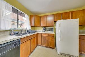 Steps to Great Food, Bus Routes & Light Rail