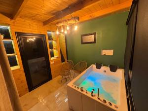 Alpine Cabins Gjinar