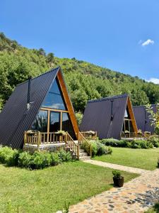 Alpine Cabins Gjinar