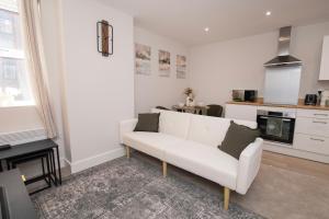 Stylish 1BR Sanctuary in Hull Centre Near Marina