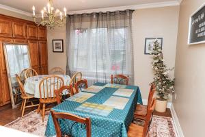 Large 7 Bedroom Heritage Home in St Catharines