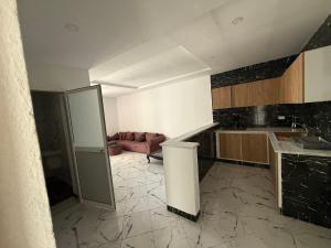 Studio meublé S1 Salon Cuisine, SDB et 1 chambre lit double