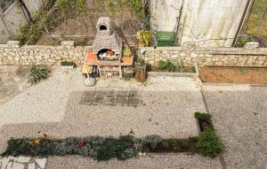 2 Bedroom Amazing Apartment In Vir