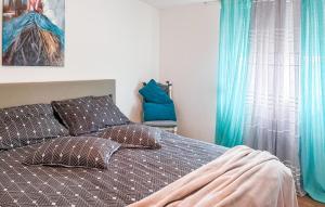 2 Bedroom Amazing Apartment In Vir