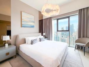 Luxury 2 Bedroom Balcony Burj Khalifa & Fountain Views