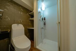 Shinjuku 3 min walk from station #OH11-101