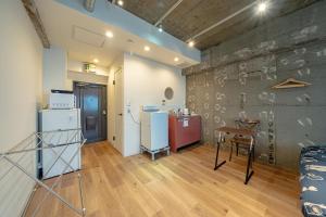 Shinjuku 3 min walk from station #OH11-101