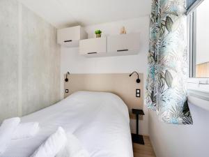 Cozy Caravan in Berlare for 6 people