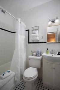 Duval Street Suite w parking and heated pool