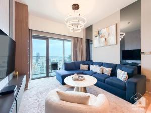 Luxury 2 Bedroom Balcony Burj Khalifa & Fountain Views