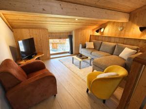 Charmante maison de village rénovée 4 pièces, 3 niveaux, 80m², 6 pers, à St Marcel, proche pistes ski. - FR-1-452-381
