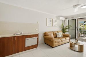 SEASIDE APARTMENT - Pool - Tennis Court - WiFi - Full Kitchen