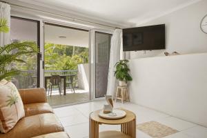SEASIDE APARTMENT - Pool - Tennis Court - WiFi - Full Kitchen