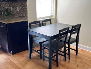 4 Private Room in a Shared House - Wi-Fi - TV - Parking