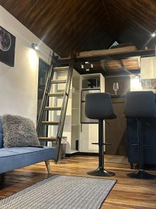 Forest retreat private tiny house and cool climate