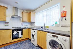 Bright & Spacious 2BR Retreat in Tilbury