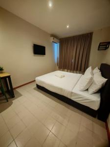 Swing and Pillows - Damansara Perdana