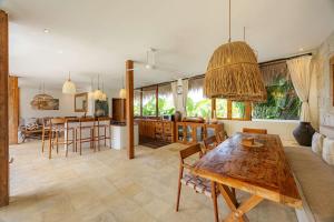Casa Bunga Raya - Luxury 3BR Mediterranean Umalas Villa Breakfast & Butler