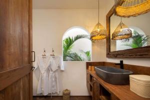 Casa Bunga Raya - Luxury 3BR Mediterranean Umalas Villa Breakfast & Butler