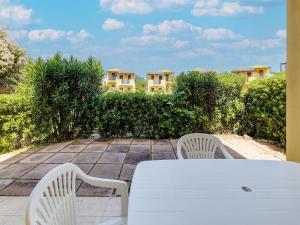 Holiday home with air conditioning and shared pool