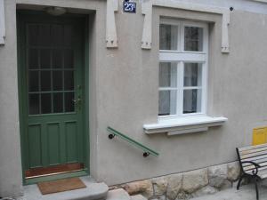 Studio apartment - Green door 