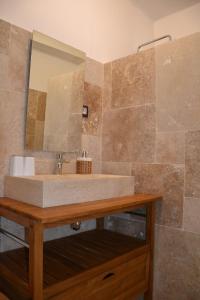 B&B / Chambres d'hotes Maison Saint Louis avec Jacuzzi : photos des chambres