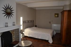 B&B / Chambres d'hotes Maison Saint Louis avec Jacuzzi : photos des chambres