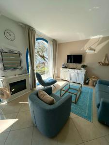 Lakefront House With Garden On Monte Isola