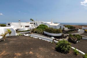 18Th-Century Villa With Ocean Views In Lanzarote