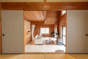 Pearl Deerlet Lake Yamanaka A227