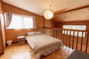 Pearl Deerlet Lake Yamanaka A227