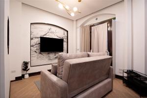1BR 1SFB 1BA 5 Min MRT Chinatown Vista House