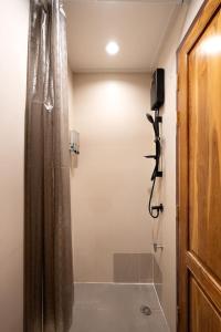 3BR 2BA 2SFB Home 5 Min MRT Chinatown Vista House